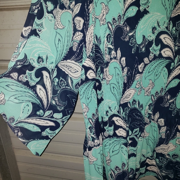 Plus Size 5X 34/36 New Catherines blouse Paisely Print shirt top blue - Picture 3 of 7